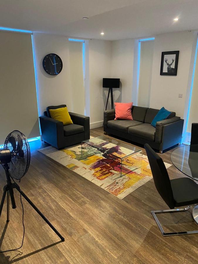 High View Two Bedroom Apartment In Woolwich 런던 외부 사진
