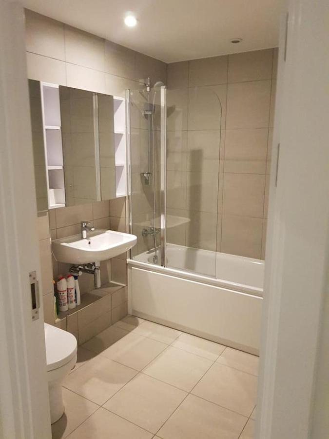 High View Two Bedroom Apartment In Woolwich 런던 외부 사진