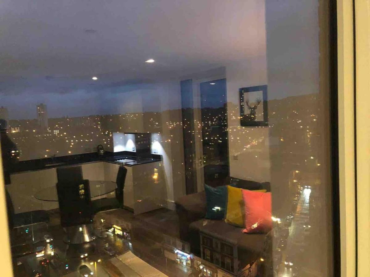 High View Two Bedroom Apartment In Woolwich 런던 외부 사진