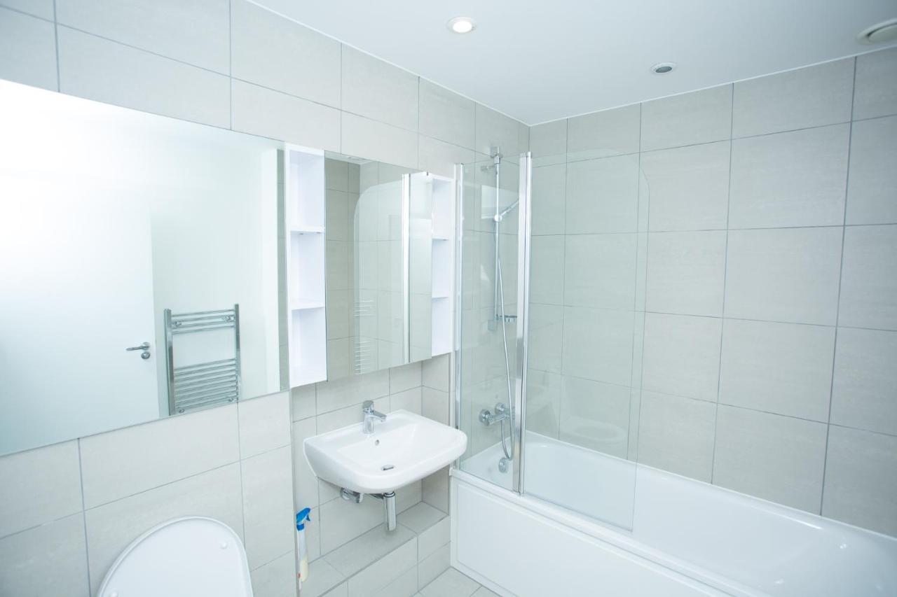 High View Two Bedroom Apartment In Woolwich 런던 외부 사진