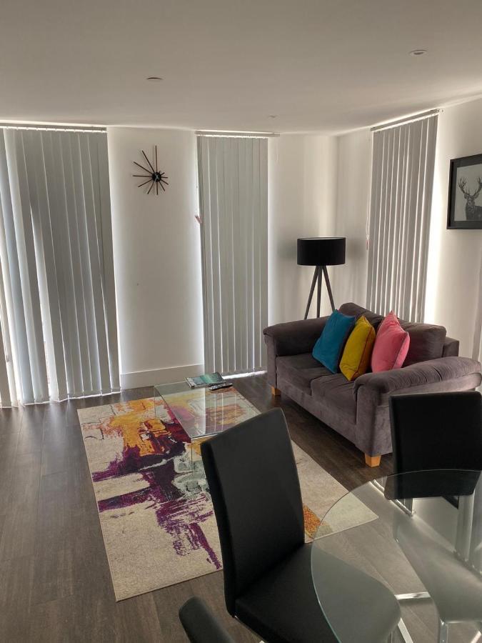 High View Two Bedroom Apartment In Woolwich 런던 외부 사진
