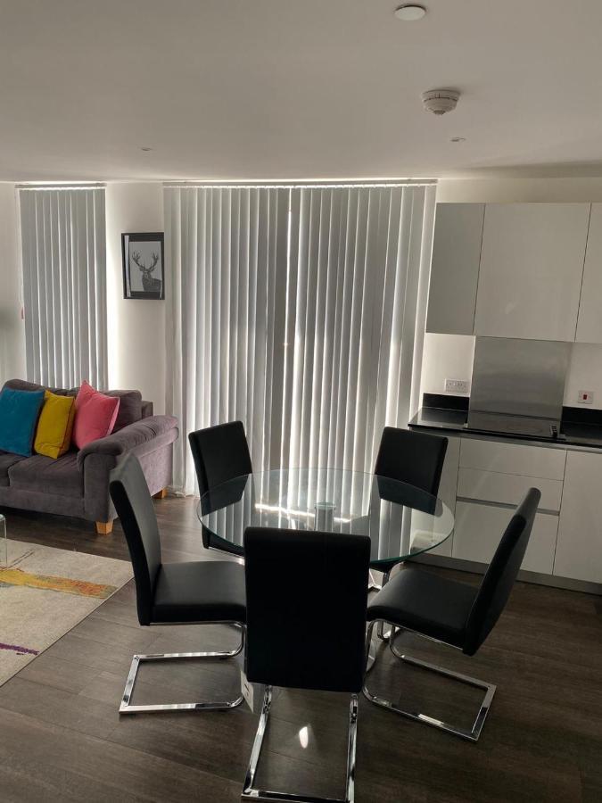 High View Two Bedroom Apartment In Woolwich 런던 외부 사진
