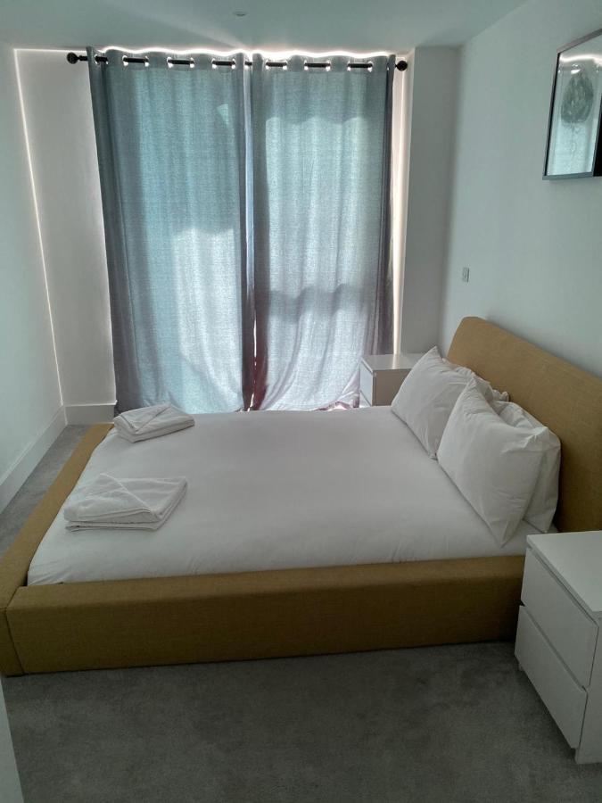 High View Two Bedroom Apartment In Woolwich 런던 외부 사진